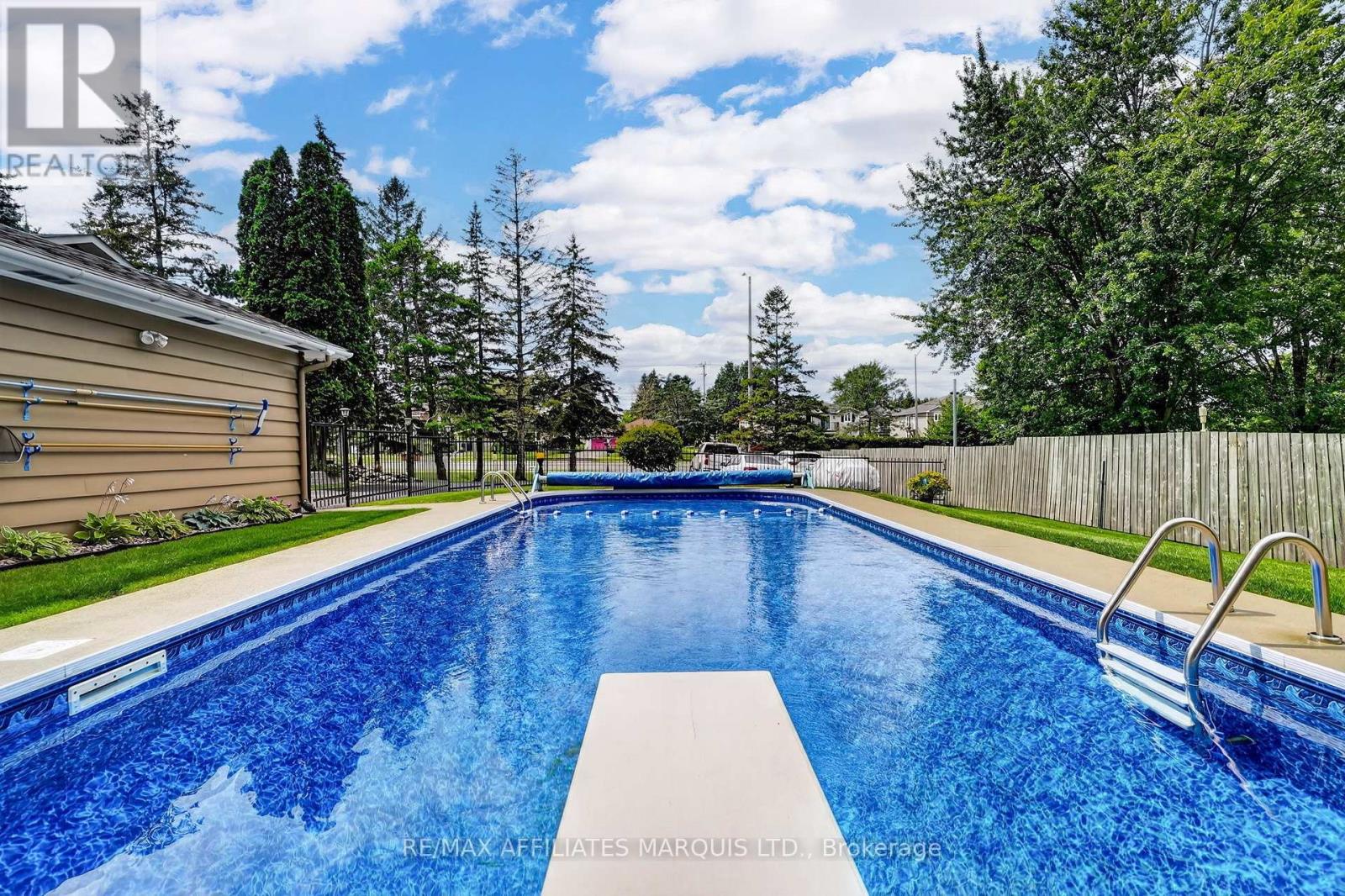 1635 Brookdale Avenue, Cornwall, Ontario  K6J 4R2 - Photo 2 - X13674106