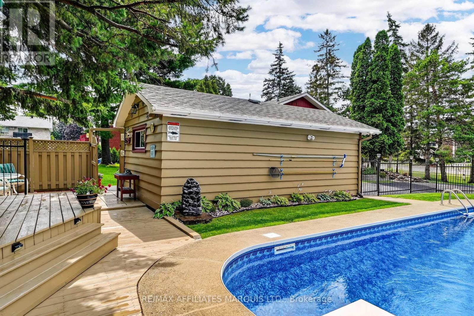 1635 Brookdale Avenue, Cornwall, Ontario  K6J 4R2 - Photo 3 - X13674106