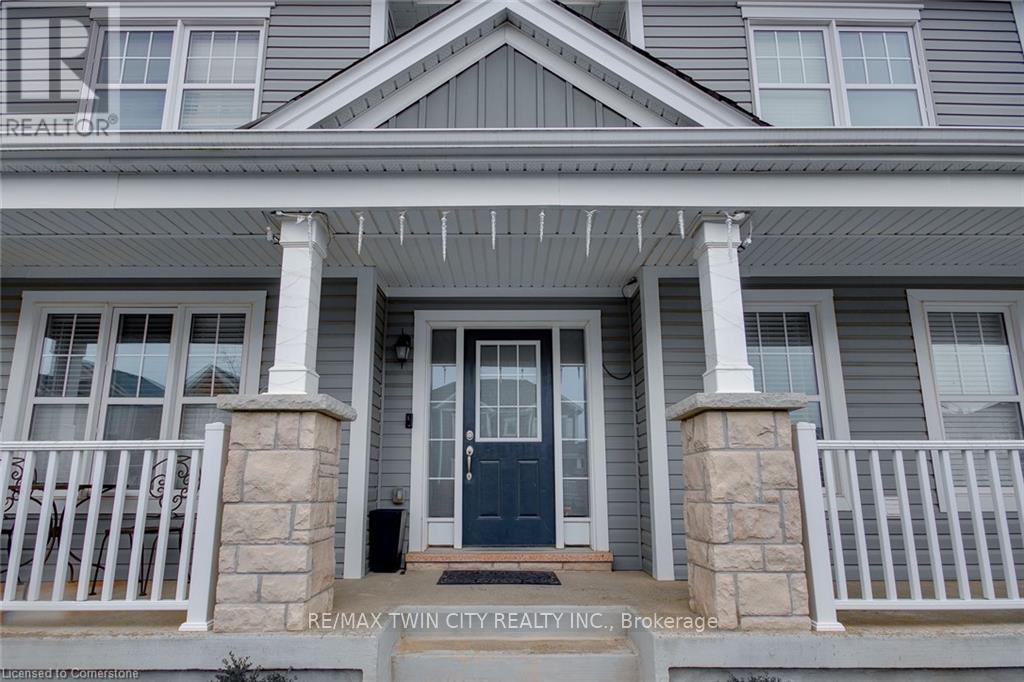 18 Blue Oak Street, Kitchener, Ontario N2K 0K3 - Photo 2 - X13674110