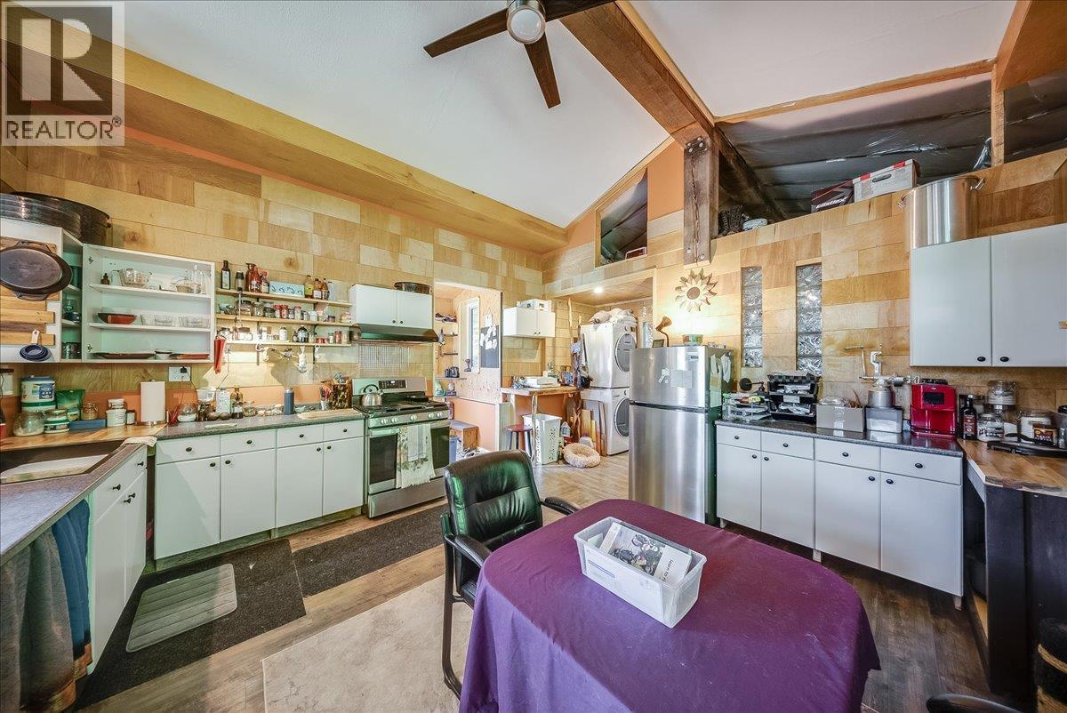 1385 Pass Creek Road, Castlegar, British Columbia  V1N 4S2 - Photo 38 - 10393109