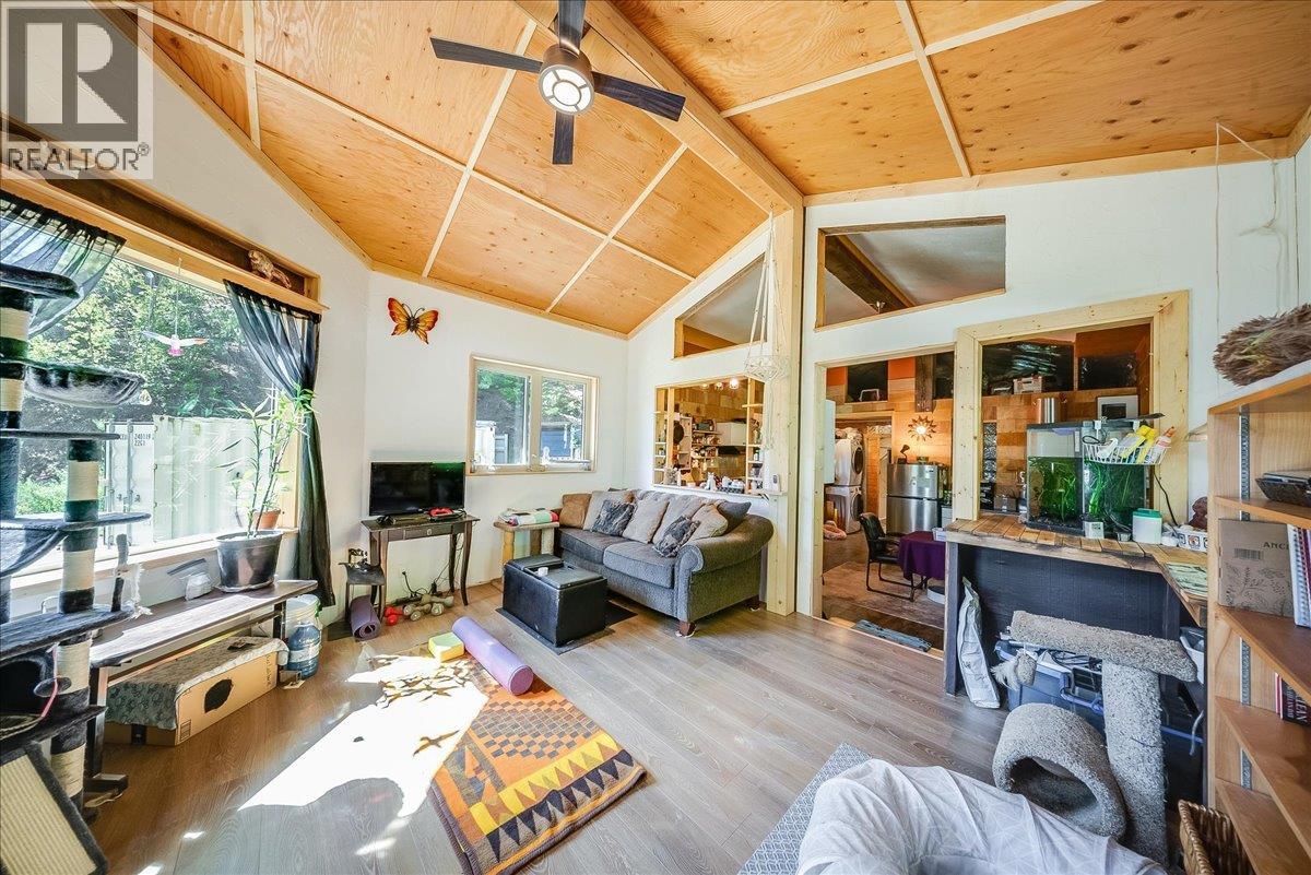 1385 Pass Creek Road, Castlegar, British Columbia  V1N 4S2 - Photo 36 - 10393109
