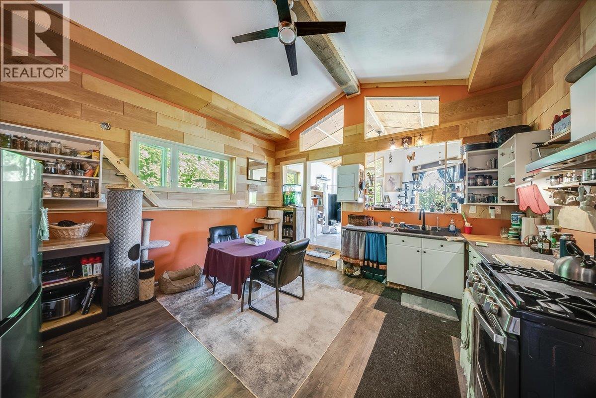 1385 Pass Creek Road, Castlegar, British Columbia  V1N 4S2 - Photo 42 - 10393109