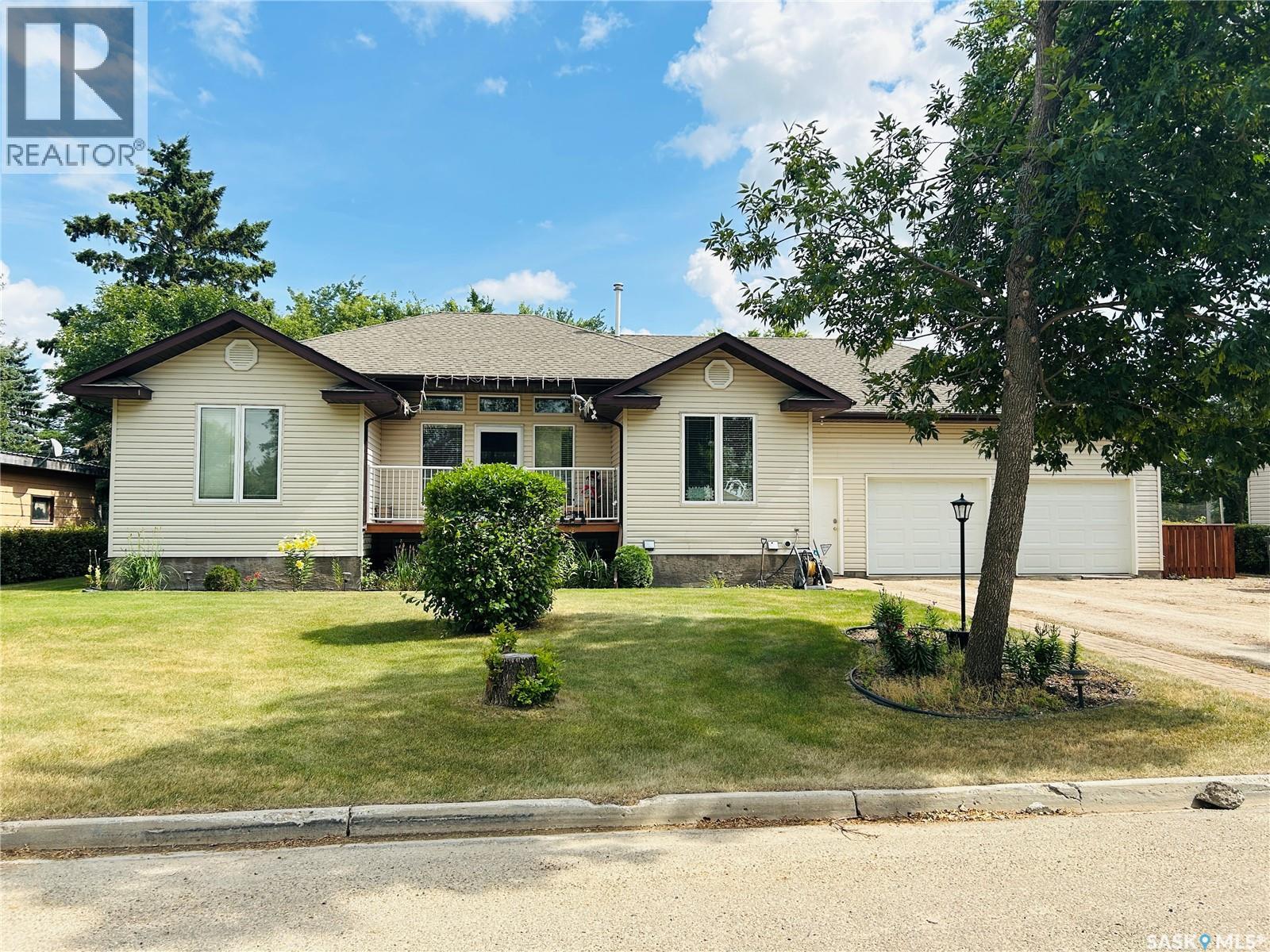 214 3rd Street Ne, Watson, Saskatchewan  S0K 4V0 - Photo 1 - SK045538