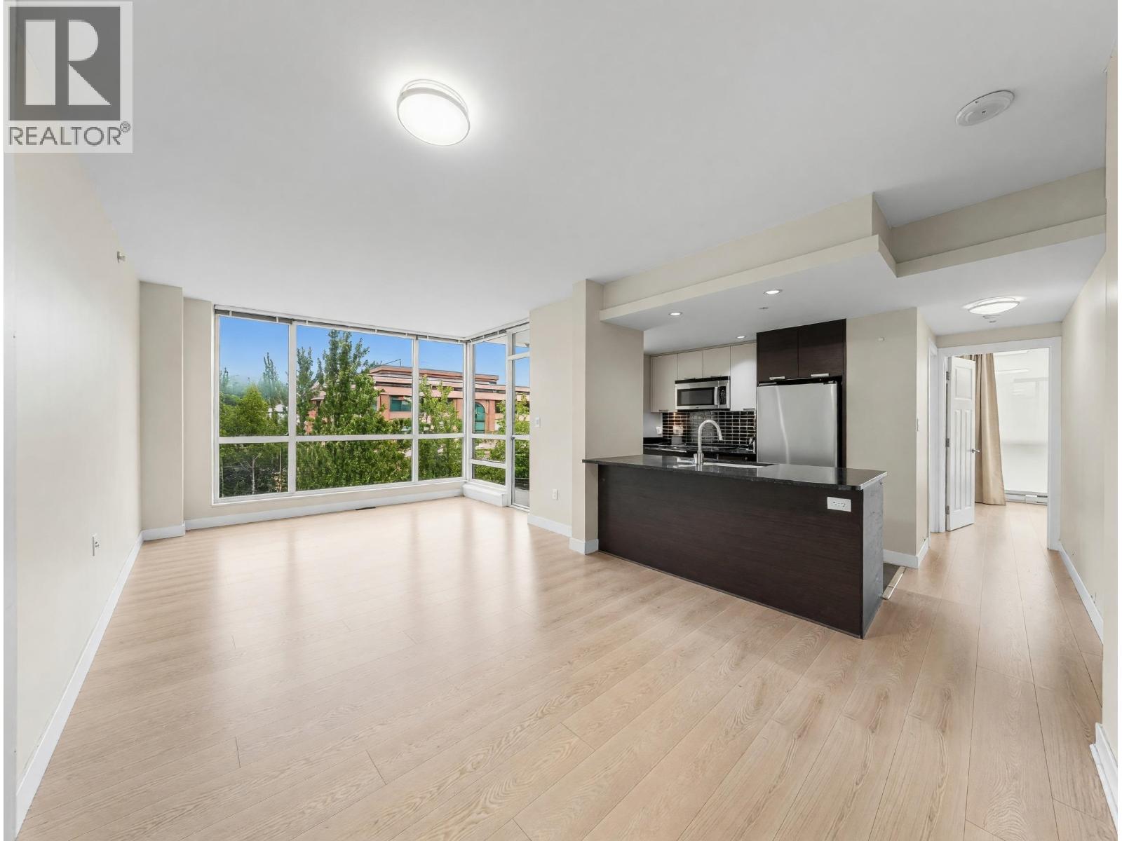 605 2968 Glen Drive, Coquitlam, British Columbia  V3B 0C4 - Photo 7 - R3129725
