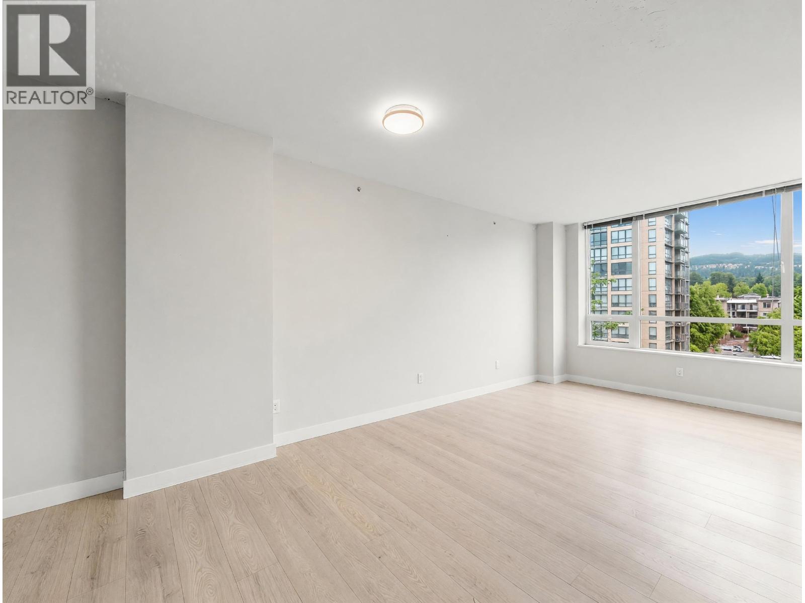 605 2968 Glen Drive, Coquitlam, British Columbia  V3B 0C4 - Photo 12 - R3129725