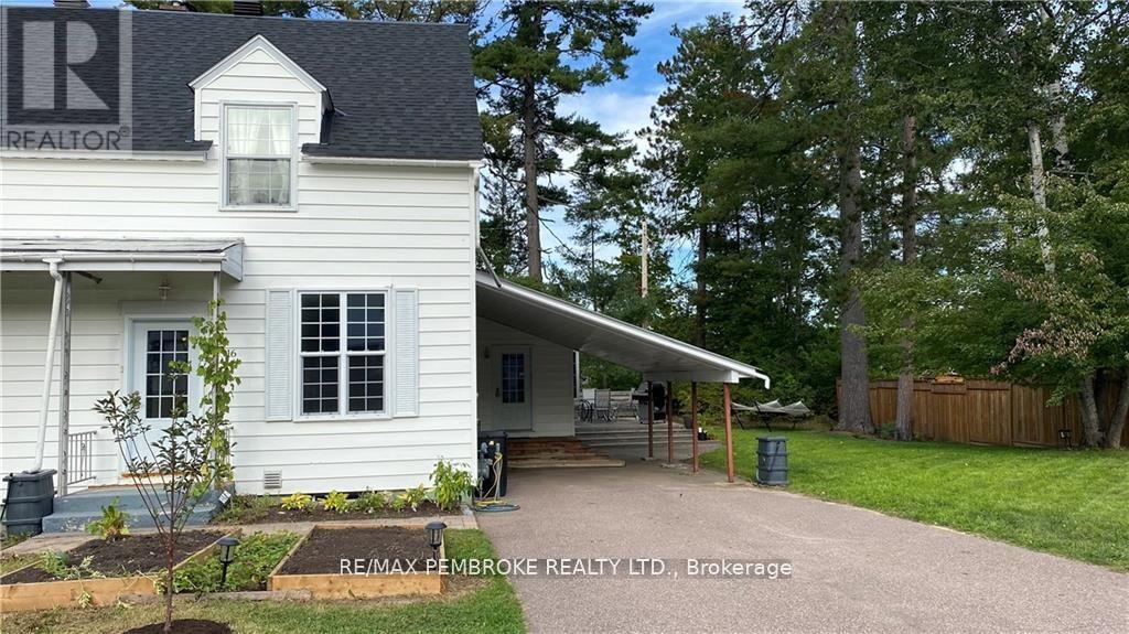 16 WOLFE AVENUE, deep river, Ontario