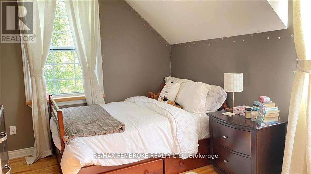 16 Wolfe Avenue, Deep River, Ontario  K0J 1P0 - Photo 16 - X13674164