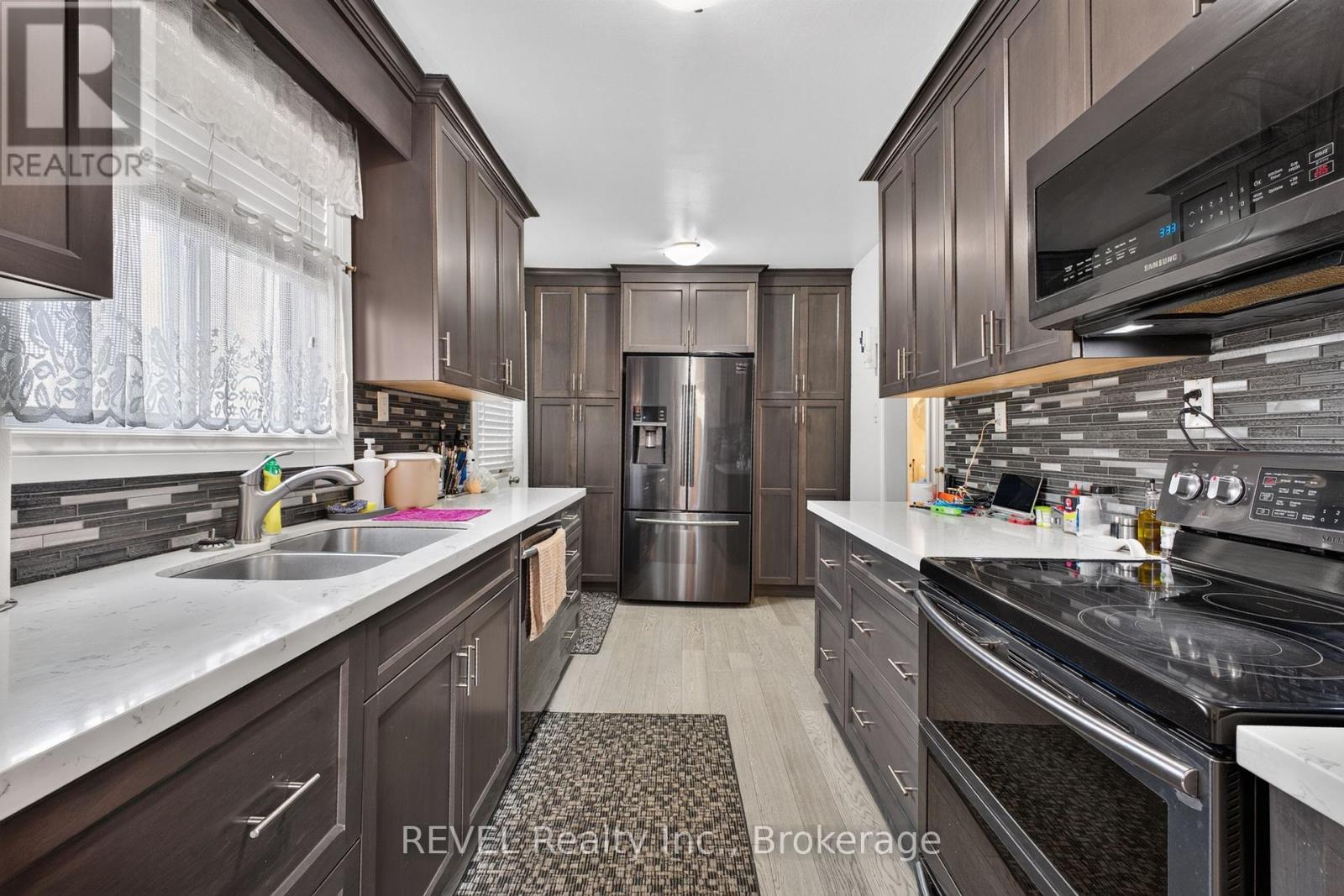 4 Kerwin Gate, St. Catharines (Lakeport), Ontario  L2N 4J8 - Photo 5 - X13674132
