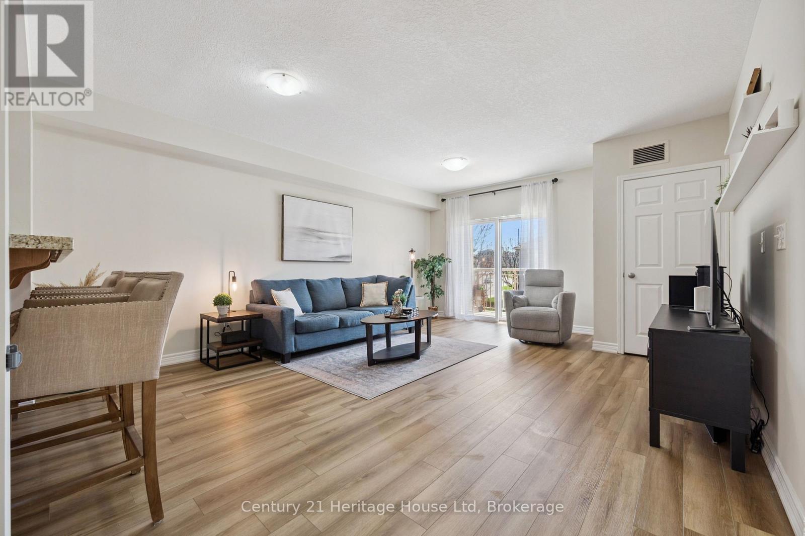 207 - 901 Paisley Road, Guelph (Willow West/sugarbush/west Acres), Ontario  N1K 0A7 - Photo 2 - X13674156