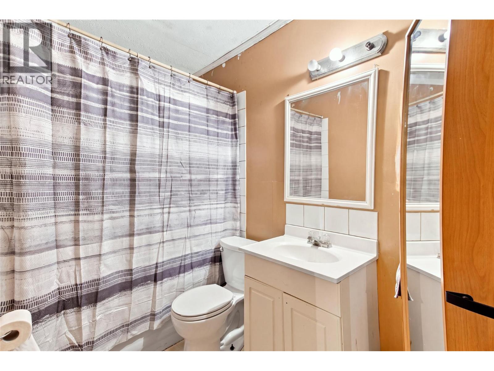 1697 Greenfield Avenue Unit# 19, Kamloops, British Columbia  V2B 4N5 - Photo 14 - 10397408
