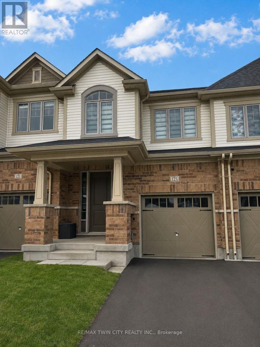 123 BROADACRE DRIVE, Kitchener, Ontario