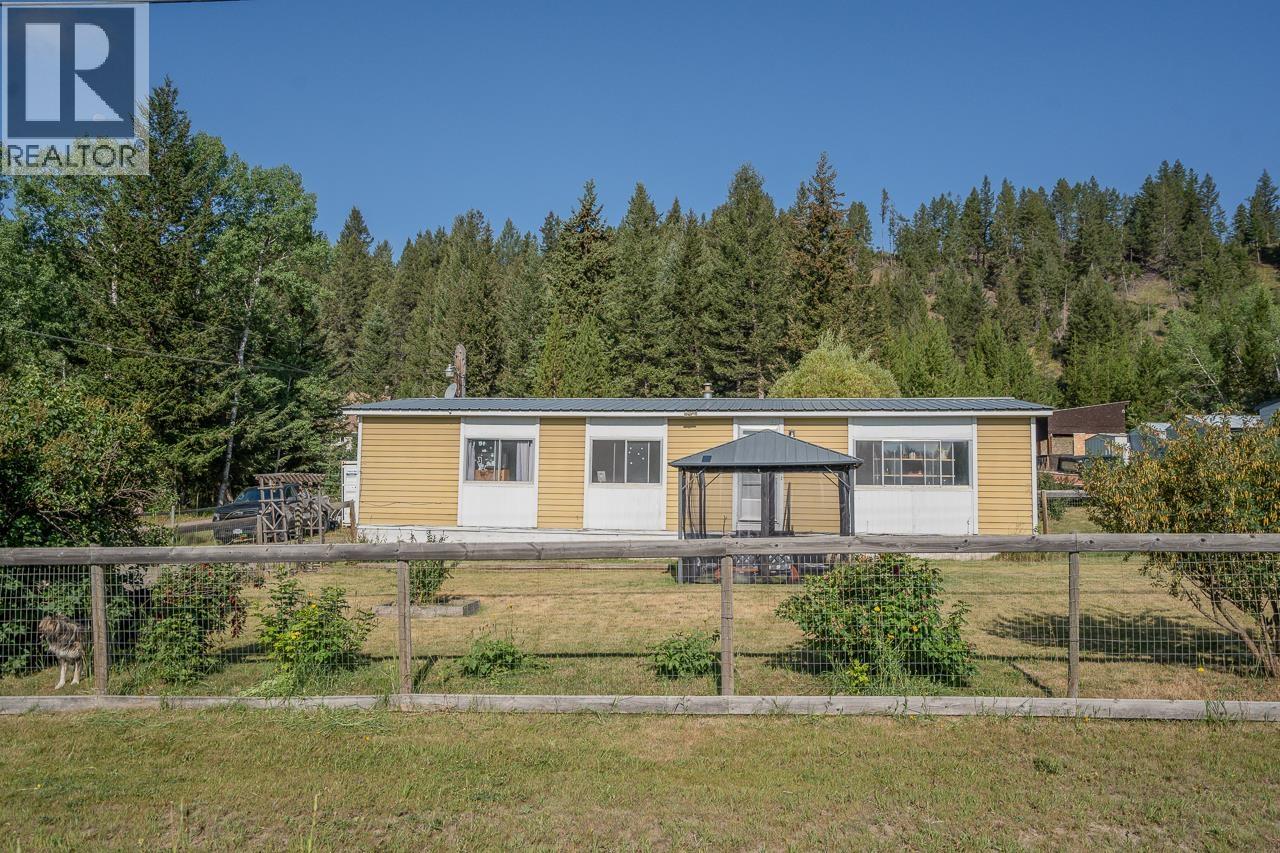 5472 Canim Hendrix Lake Road, 100 Mile House, British Columbia  V0K 2E0 - Photo 2 - R3155205