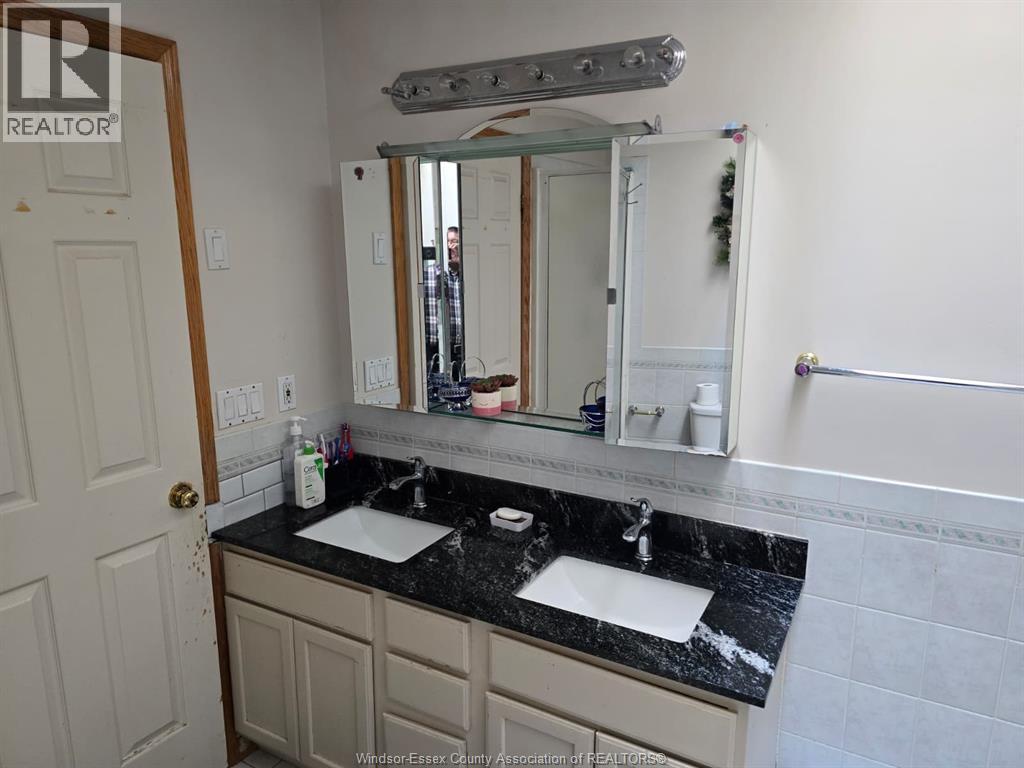 2636 Fleming Court South West, Windsor, Ontario  N9E 4P1 - Photo 5 - 26019807