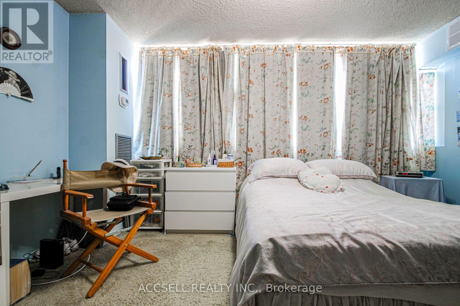 45 Silver Springs Boulevard, Toronto, Ontario  M1V 1R2 - Photo 11 - E13674190