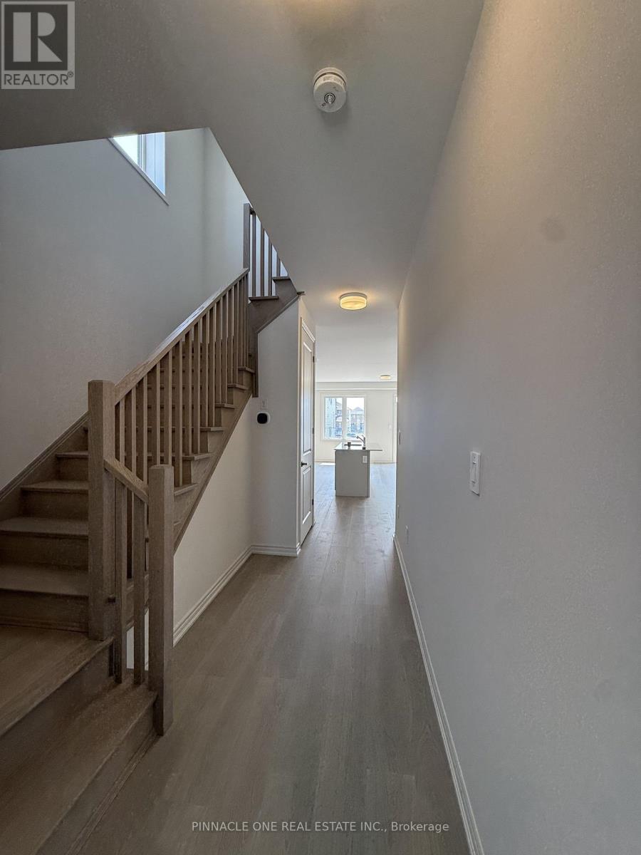 214 Stinson Crescent, Clarington (Courtice), Ontario  L1E 2S3 - Photo 4 - E13674200
