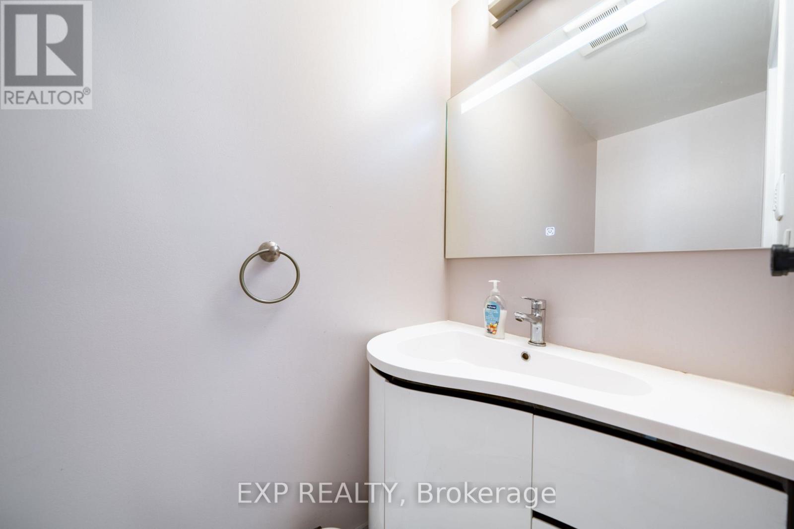 3 Baffin Court, Richmond Hill, Ontario  L4B 4J6 - Photo 8 - N13647284