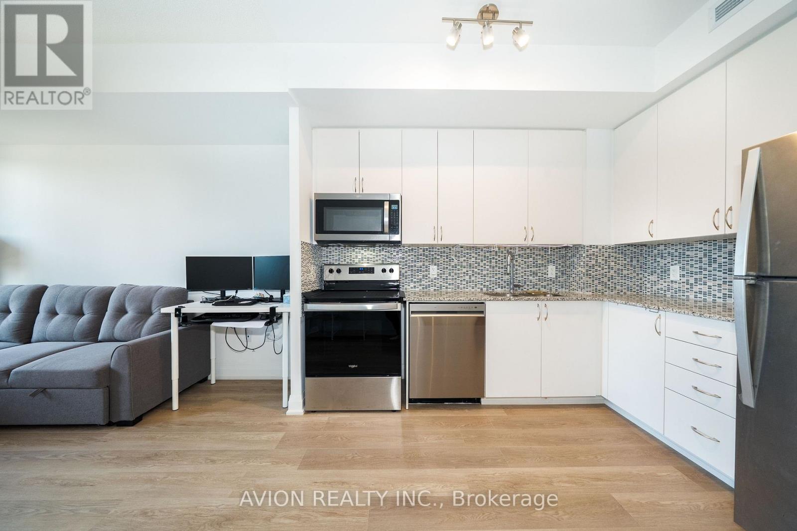 212 - 3220 Sheppard Avenue E, Toronto, Ontario M1T 3K3 - Photo 11 - E13600736