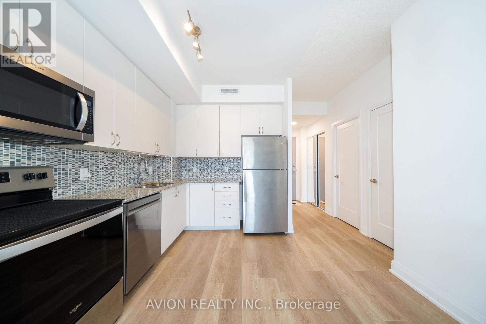 212 - 3220 Sheppard Avenue E, Toronto, Ontario M1T 3K3 - Photo 2 - E13600736