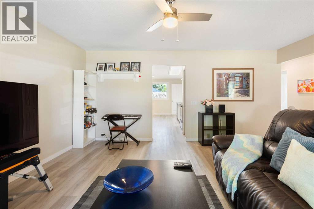 14904 1 Street Se, Calgary, Alberta  T2X 1A1 - Photo 7 - A2335445
