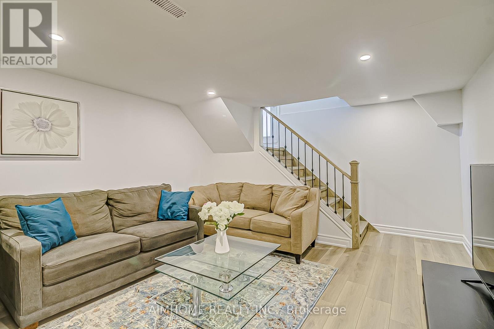 108 Steeles Avenue E, Markham, Ontario L3T 1A4 - Photo 20 - N13674216