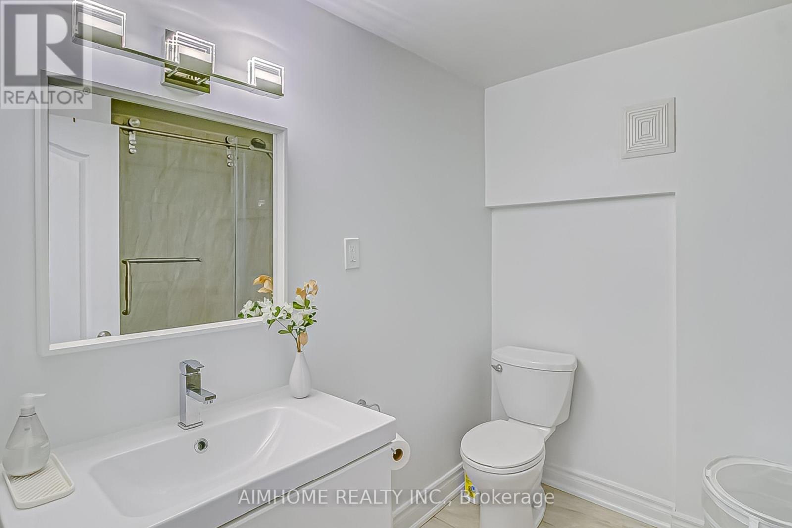 108 Steeles Avenue E, Markham, Ontario L3T 1A4 - Photo 32 - N13674216