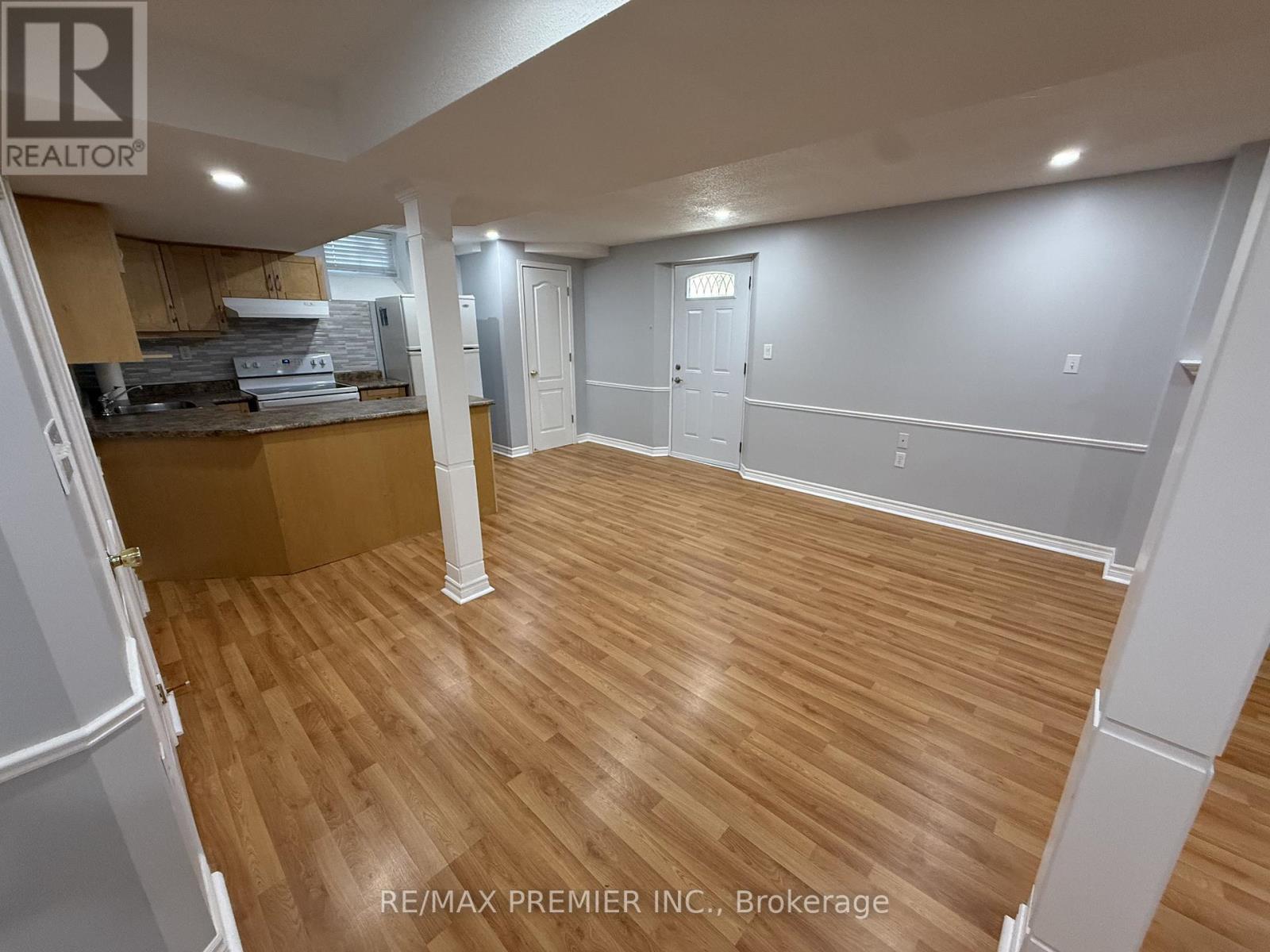 Lower - 54 Castlepoint Drive, Vaughan, Ontario  L4H 1B8 - Photo 10 - N13674246