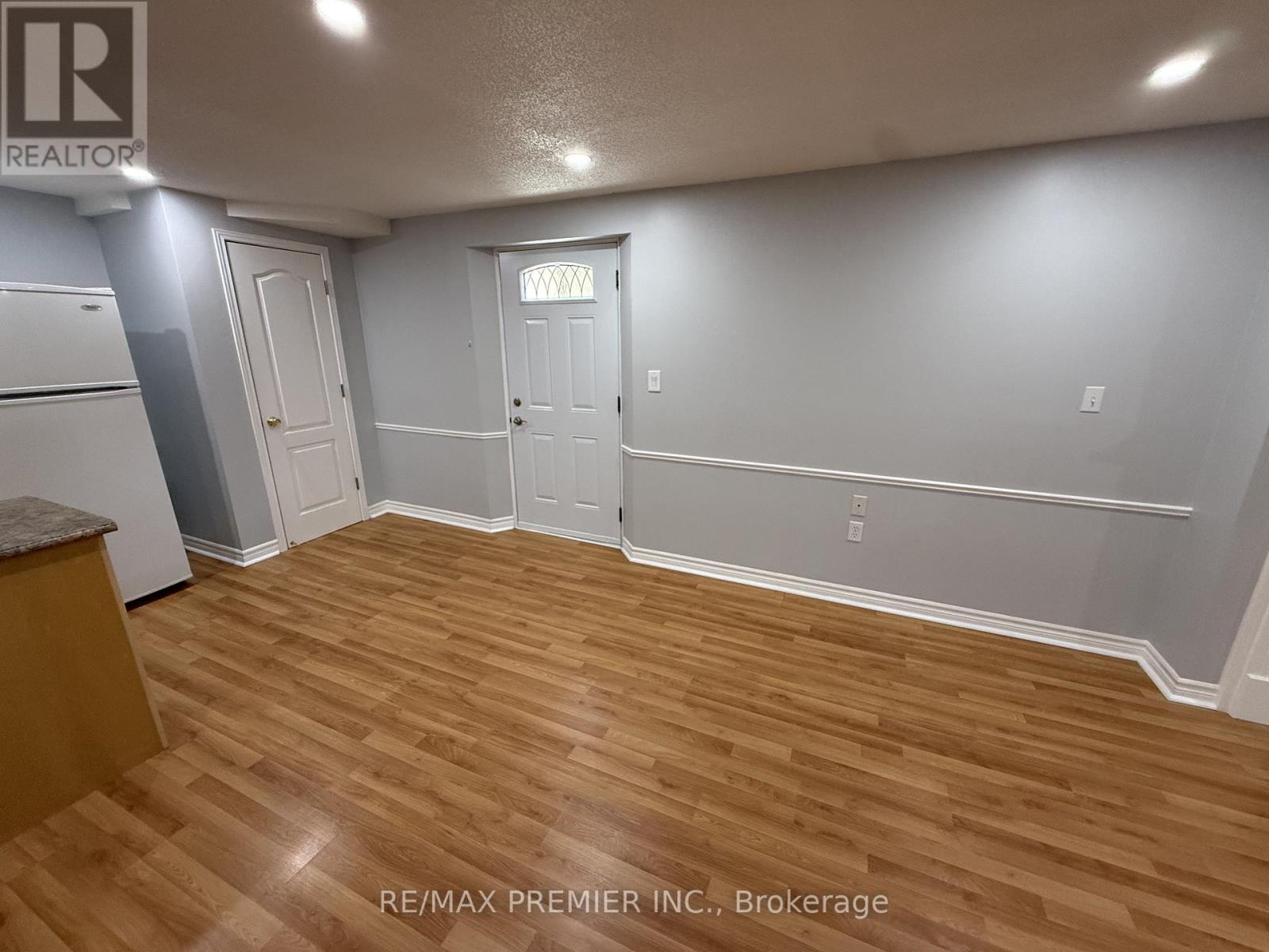 Lower - 54 Castlepoint Drive, Vaughan, Ontario  L4H 1B8 - Photo 12 - N13674246