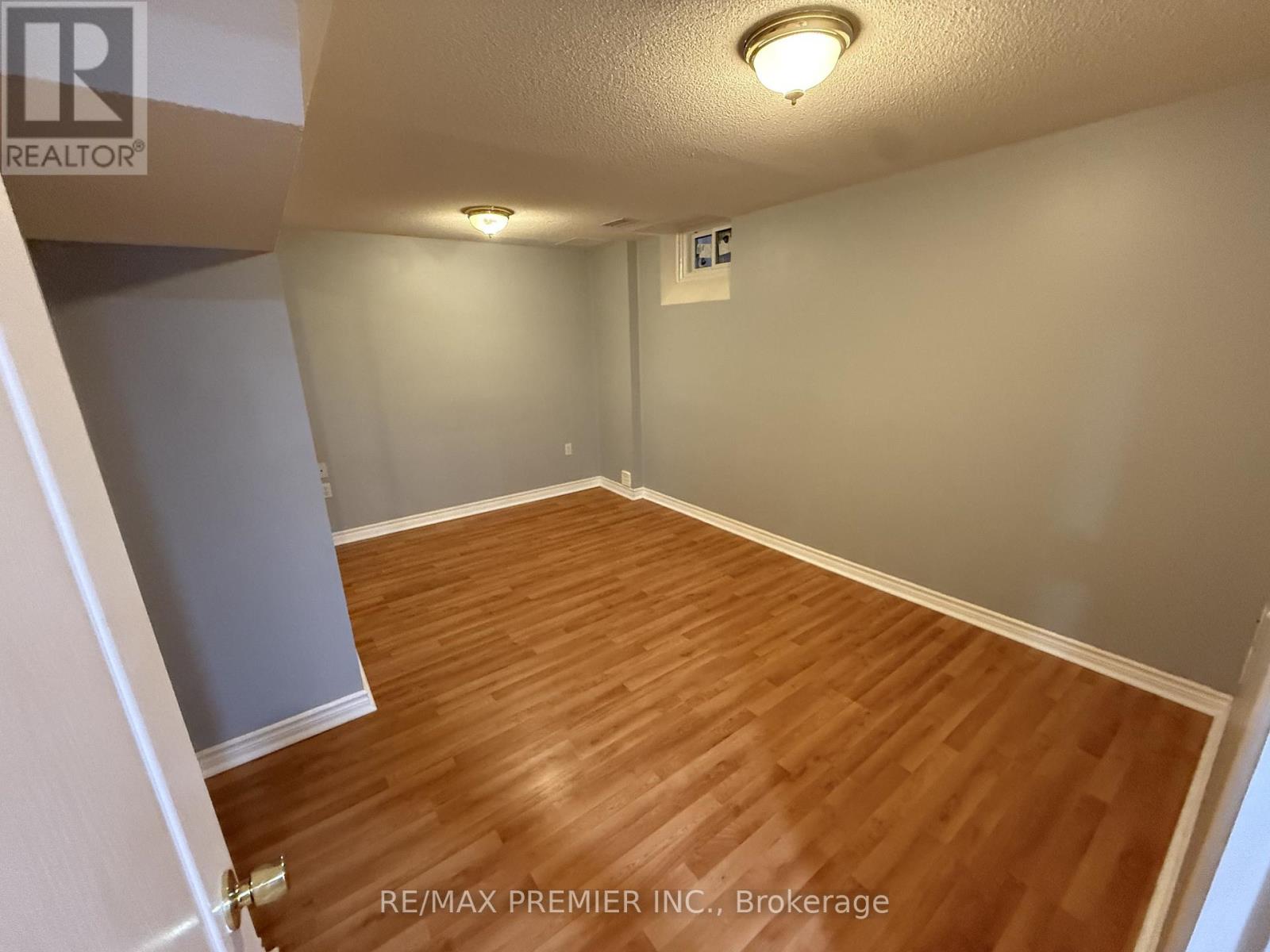 Lower - 54 Castlepoint Drive, Vaughan, Ontario  L4H 1B8 - Photo 15 - N13674246