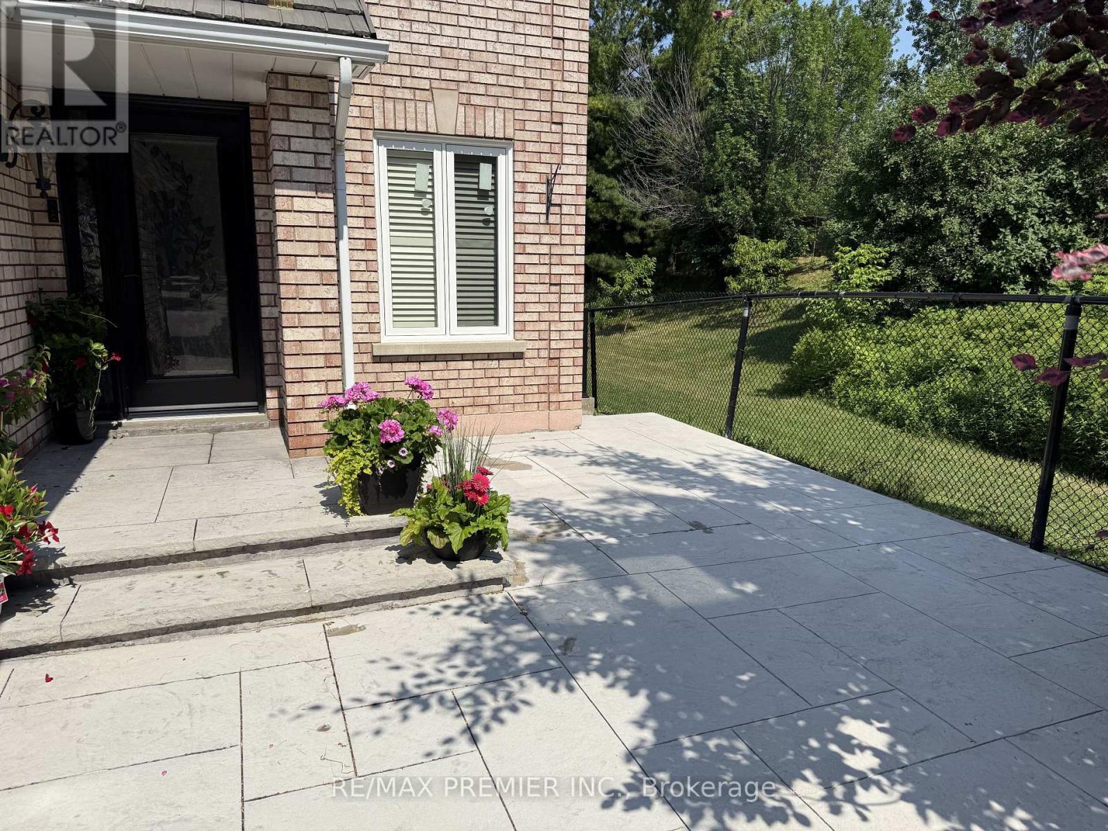 Lower - 54 Castlepoint Drive, Vaughan, Ontario  L4H 1B8 - Photo 2 - N13674246