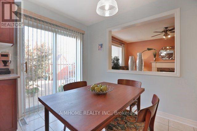 390 Grovehill Road, Oakville, Ontario  L6H 6P3 - Photo 4 - W13674226