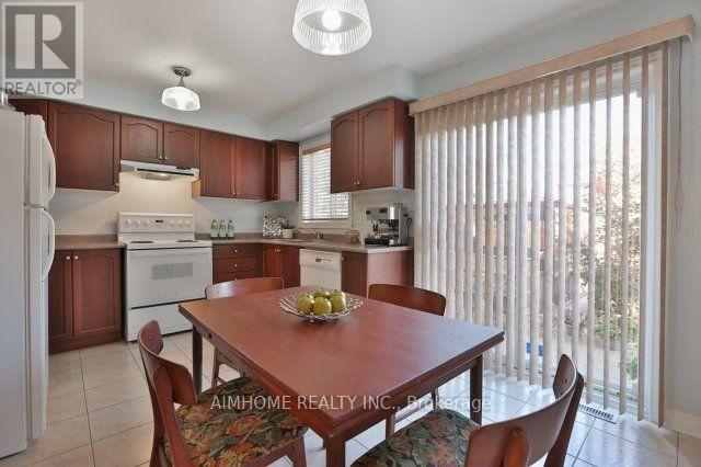 390 Grovehill Road, Oakville, Ontario  L6H 6P3 - Photo 5 - W13674226