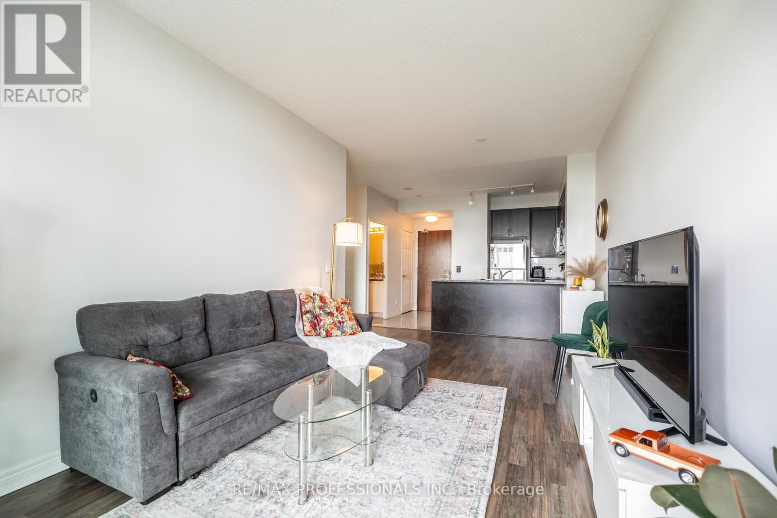 1511 - 339 Rathburn Road W, Mississauga, Ontario  L5B 0C8 - Photo 11 - W13674228