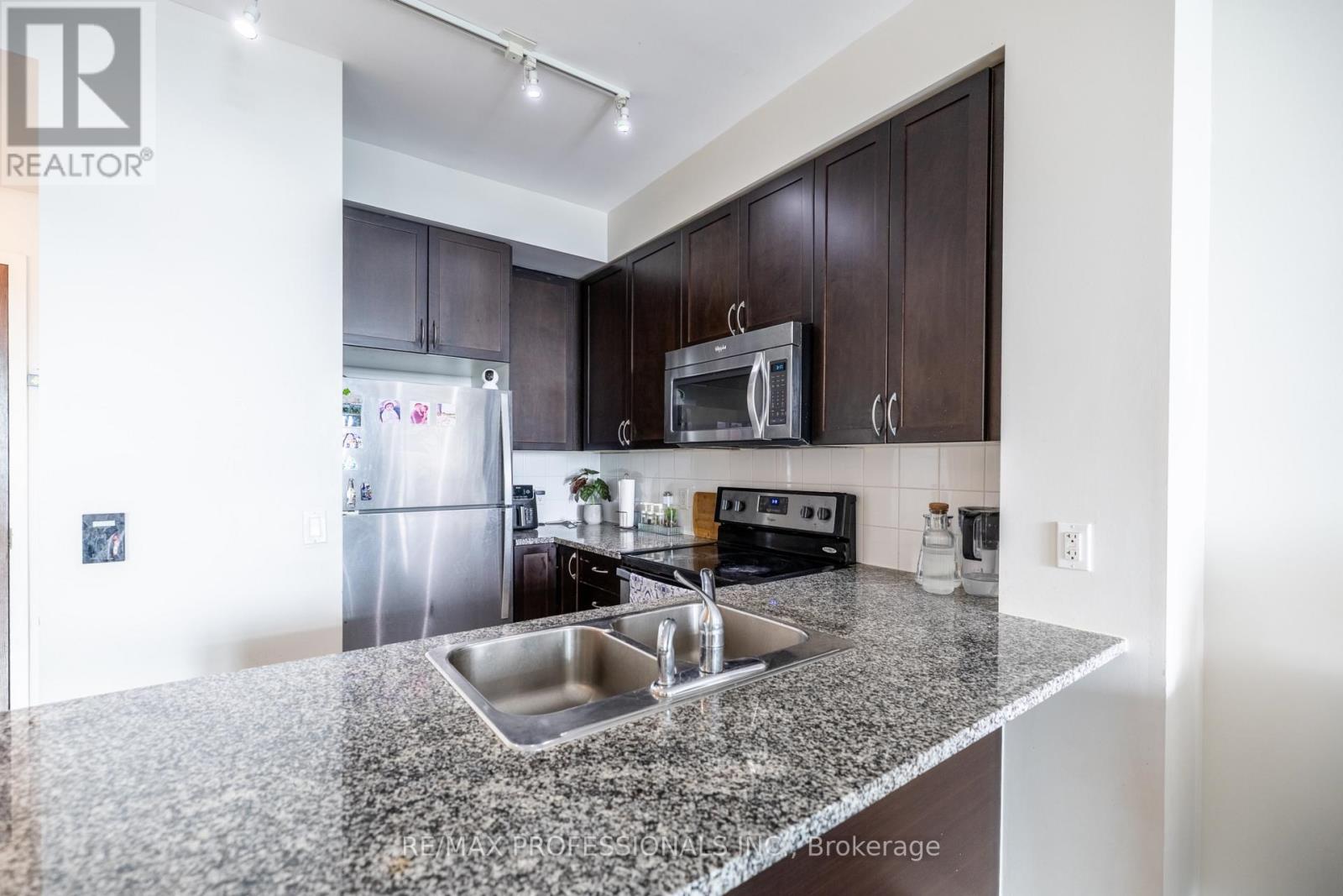 1511 - 339 Rathburn Road W, Mississauga, Ontario  L5B 0C8 - Photo 13 - W13674228