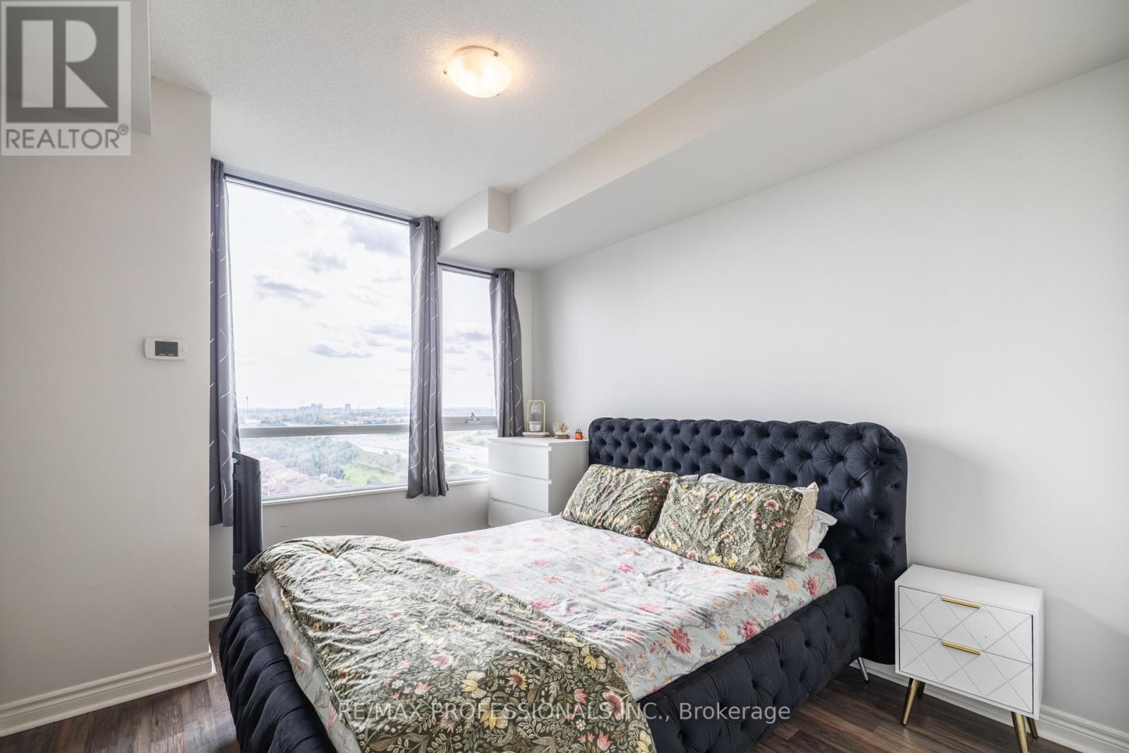 1511 - 339 Rathburn Road W, Mississauga, Ontario  L5B 0C8 - Photo 15 - W13674228