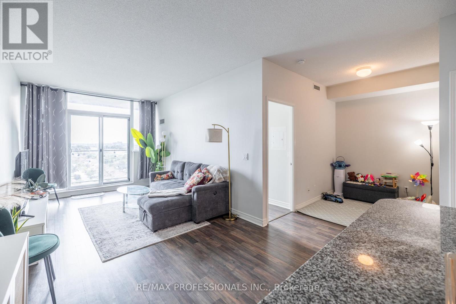 1511 - 339 Rathburn Road W, Mississauga, Ontario  L5B 0C8 - Photo 17 - W13674228