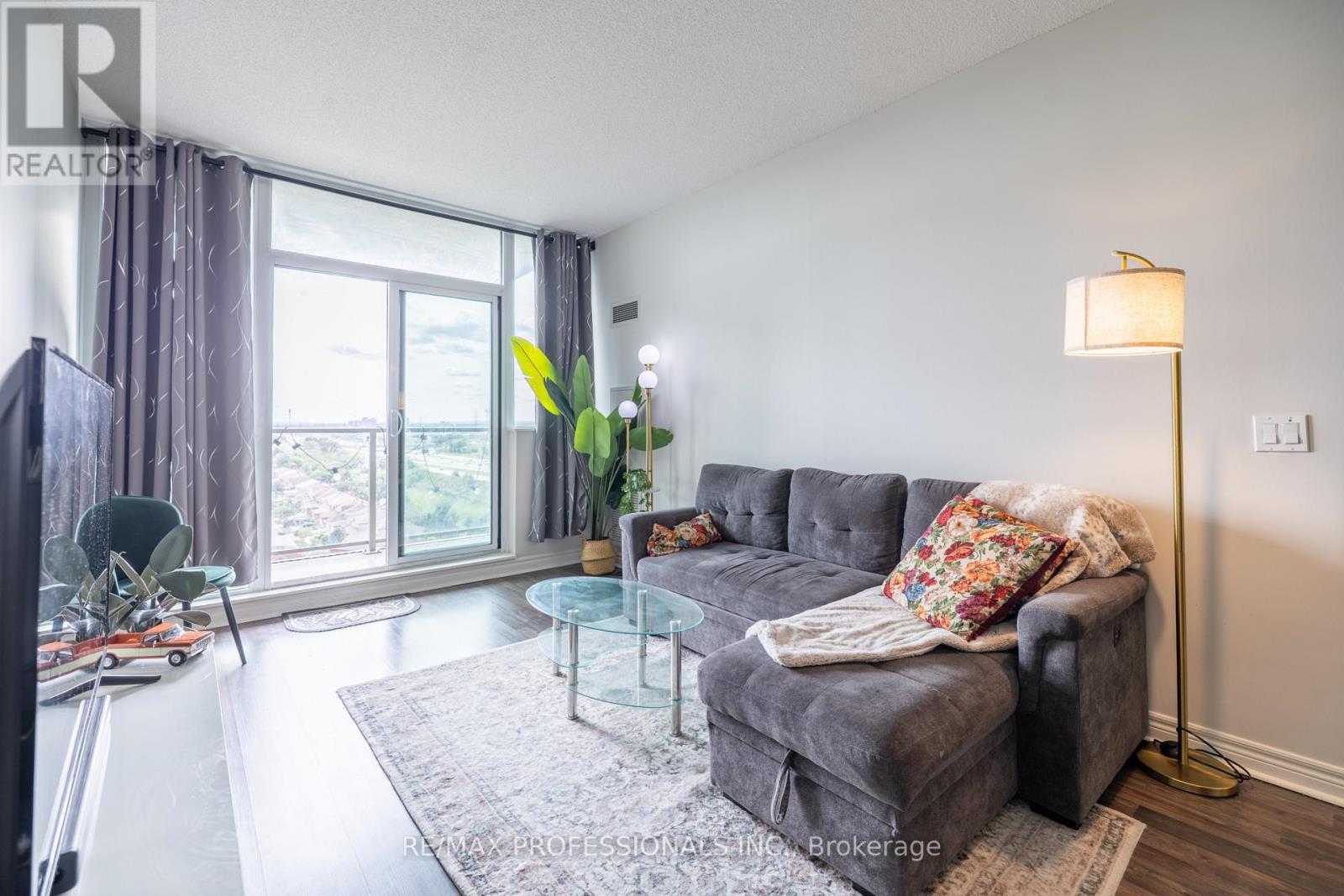 1511 - 339 Rathburn Road W, Mississauga, Ontario  L5B 0C8 - Photo 8 - W13674228