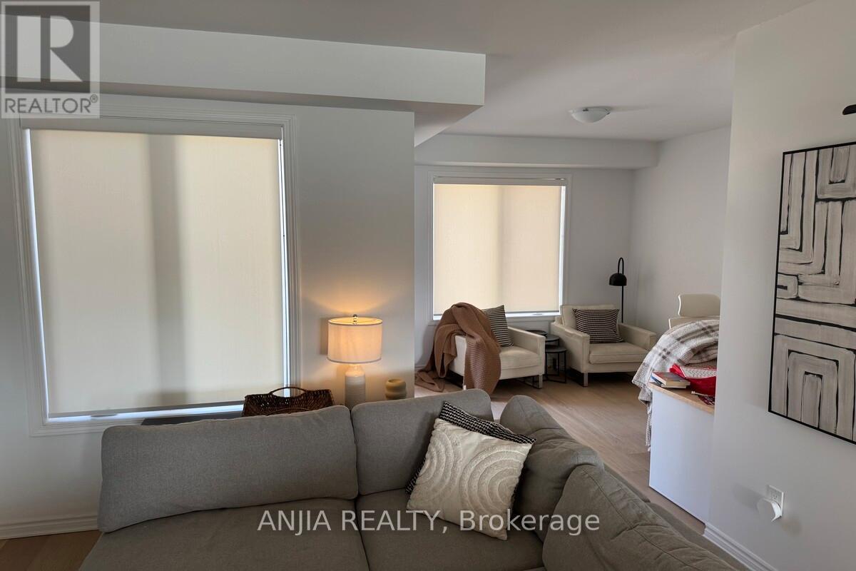 3039 John Mckay Boulevard, Oakville, Ontario  L6H 4K5 - Photo 5 - W13674240