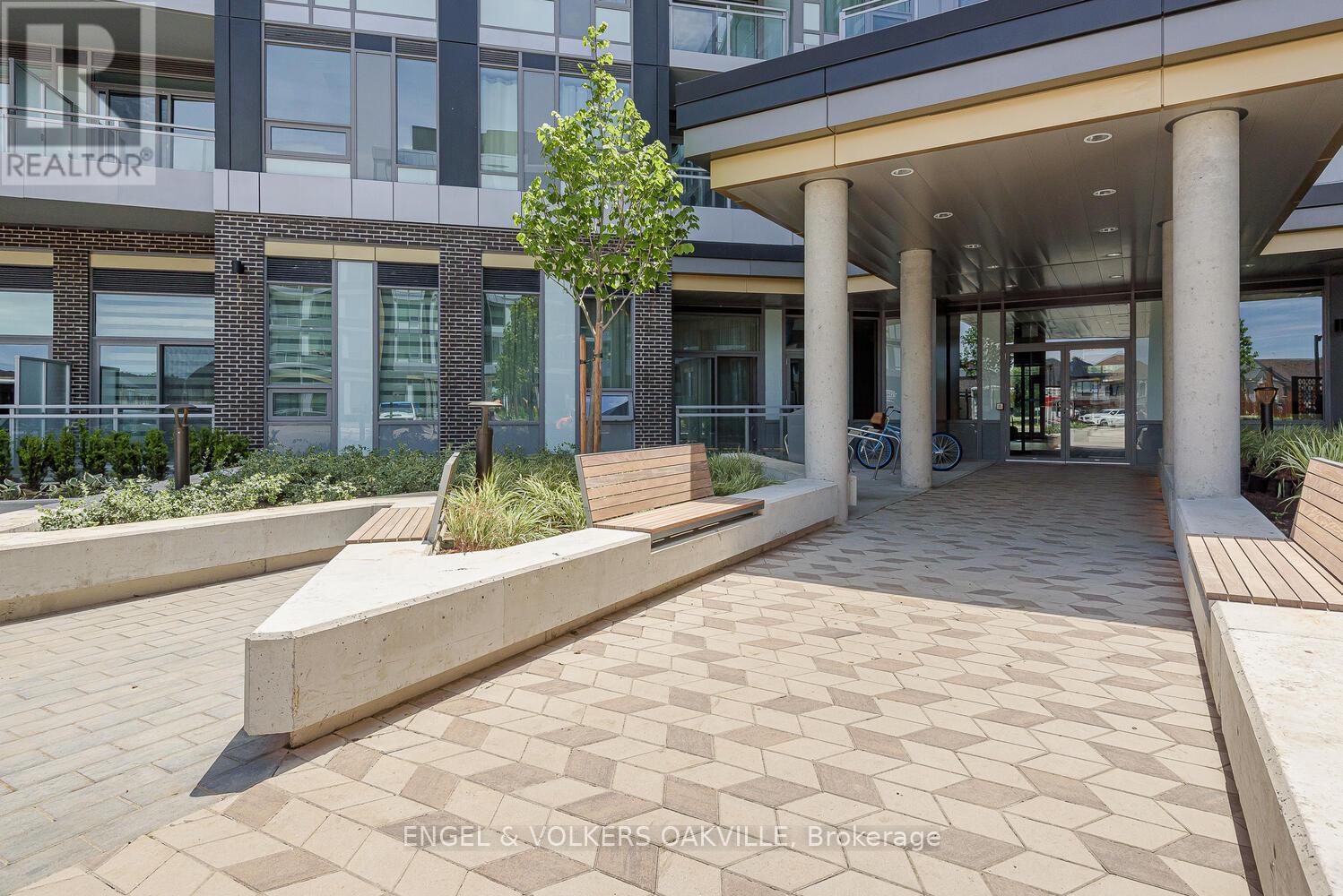 135 - 2501 Saw Whet Boulevard, Oakville, Ontario  L6M 5N2 - Photo 4 - W13674242