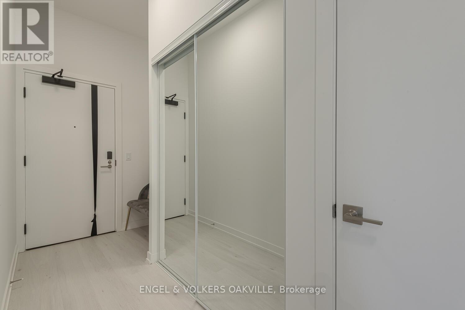 135 - 2501 Saw Whet Boulevard, Oakville, Ontario  L6M 5N2 - Photo 9 - W13674242