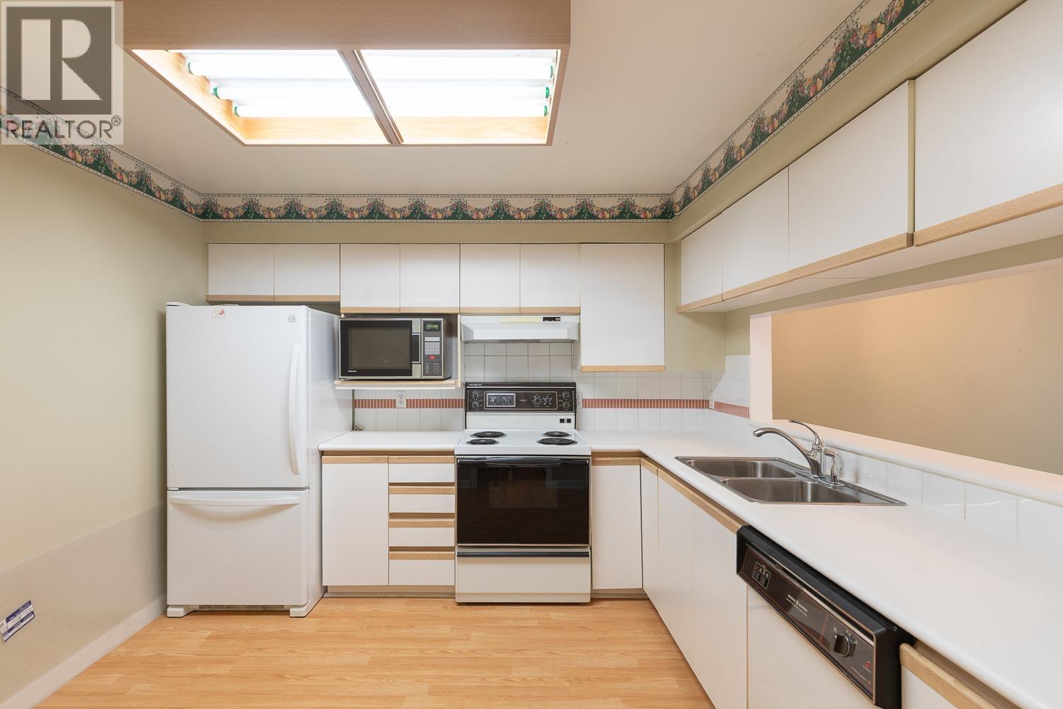 208 1695 Augusta Avenue, Burnaby, British Columbia  V5A 4S8 - Photo 11 - R3154473