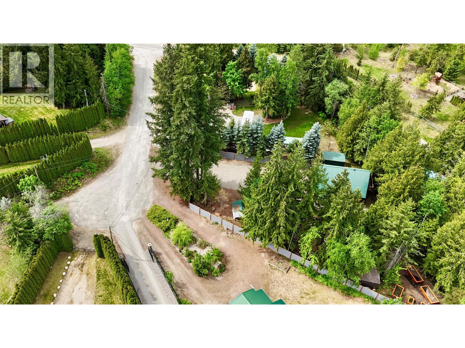 627 Swanson Place, Swansea Point, British Columbia  V0E 2K2 - Photo 5 - 10386199