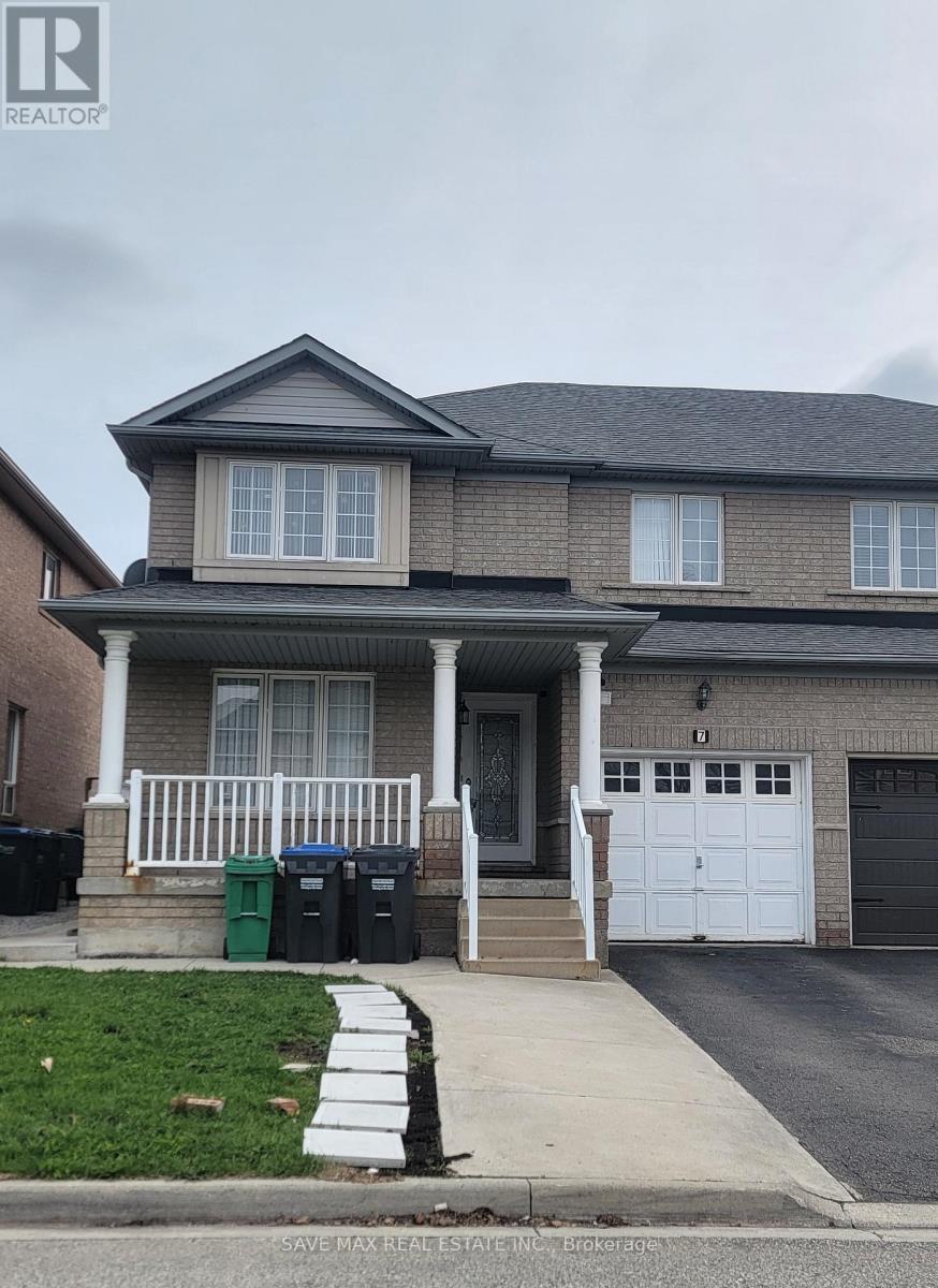 7 JUNCTION CRESCENT, Brampton, Ontario