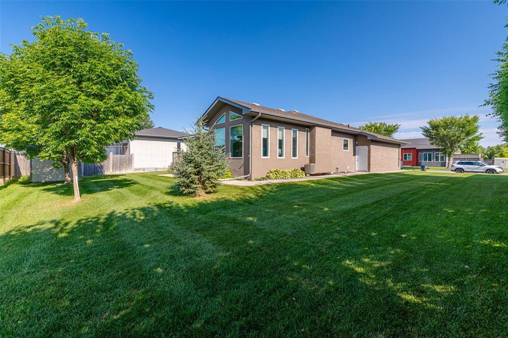 24 Carillon Way, Steinbach, Manitoba R5G 0W9 - Photo 43 - 202620335