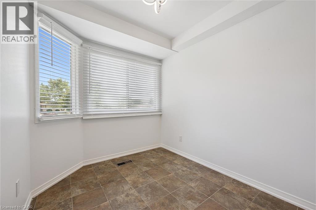 750 Erinbrook Drive Unit# 2, Kitchener, Ontario  N2E 2S7 - Photo 11 - 40855803