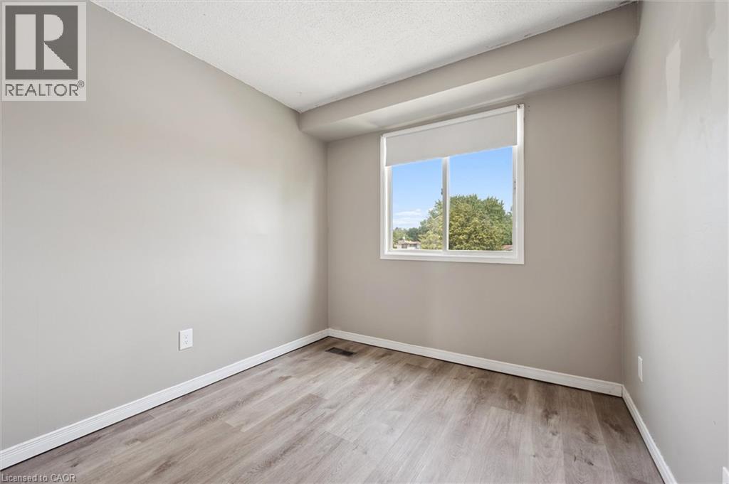 750 Erinbrook Drive Unit# 2, Kitchener, Ontario  N2E 2S7 - Photo 13 - 40855803