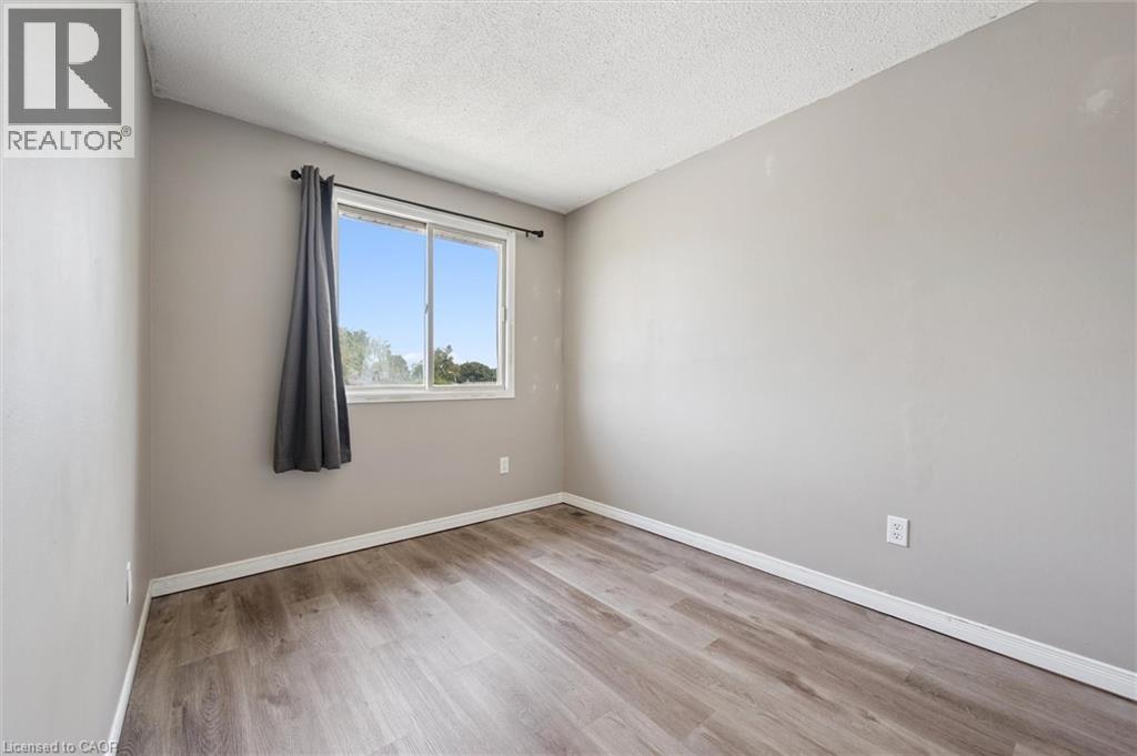 750 Erinbrook Drive Unit# 2, Kitchener, Ontario  N2E 2S7 - Photo 15 - 40855803