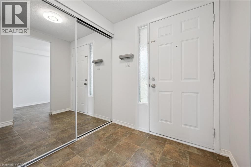 750 Erinbrook Drive Unit# 2, Kitchener, Ontario  N2E 2S7 - Photo 4 - 40855803