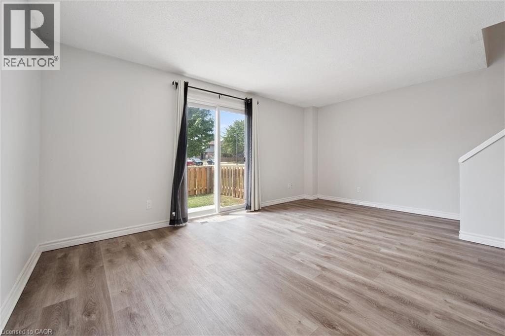 750 Erinbrook Drive Unit# 2, Kitchener, Ontario  N2E 2S7 - Photo 5 - 40855803