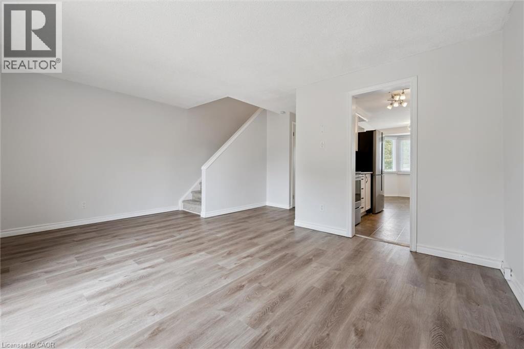 750 Erinbrook Drive Unit# 2, Kitchener, Ontario  N2E 2S7 - Photo 7 - 40855803