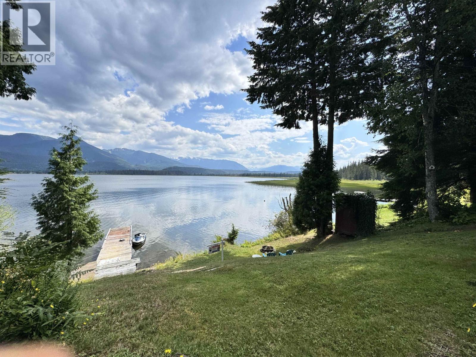 2878 SQUIRREL POINT ROAD Lakelse Lake Photo 2